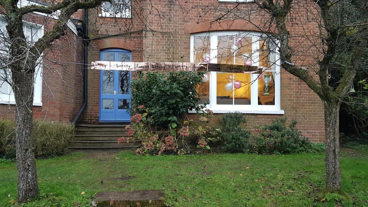 Perfect For Large Family & Friends, Free Parking, Games Villa Reading Eksteriør bilde