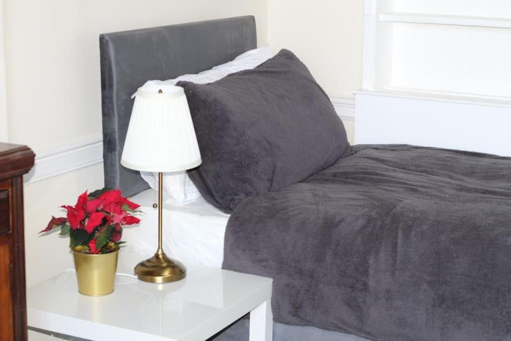 Perfect For Large Family & Friends, Free Parking, Games Villa Reading Eksteriør bilde