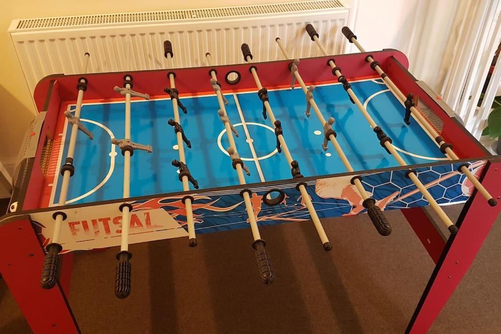 Perfect For Large Family & Friends, Free Parking, Games Villa Reading Eksteriør bilde