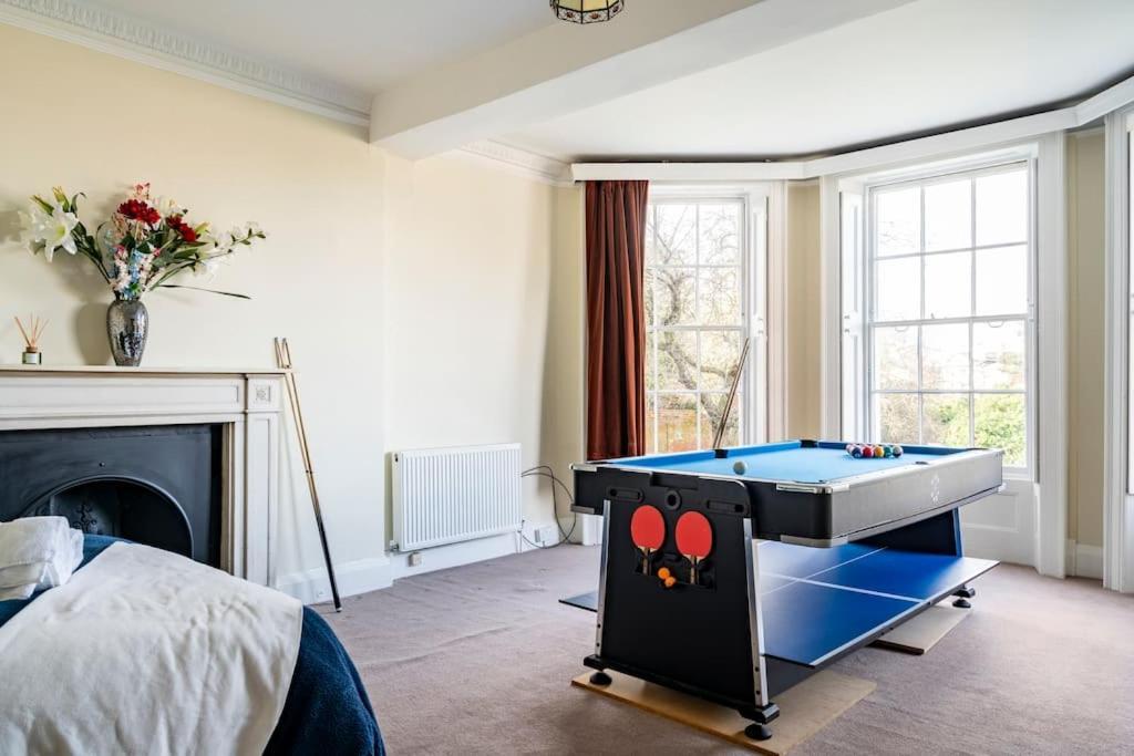 Perfect For Large Family & Friends, Free Parking, Games Villa Reading Eksteriør bilde