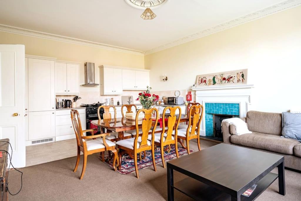 Perfect For Large Family & Friends, Free Parking, Games Villa Reading Eksteriør bilde