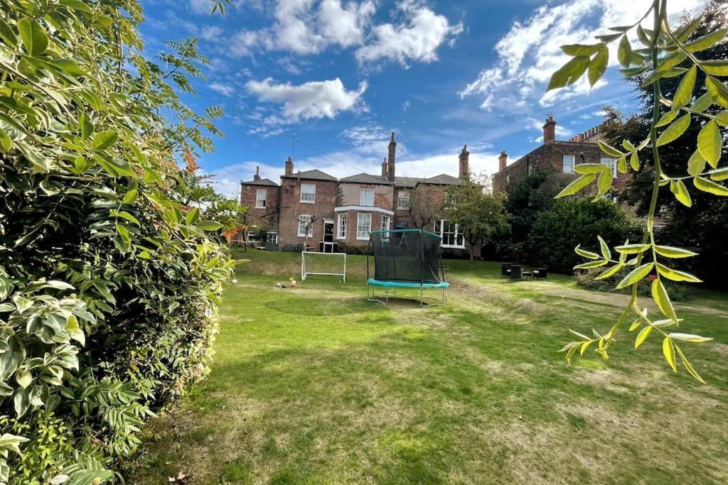 Perfect For Large Family & Friends, Free Parking, Games Villa Reading Eksteriør bilde