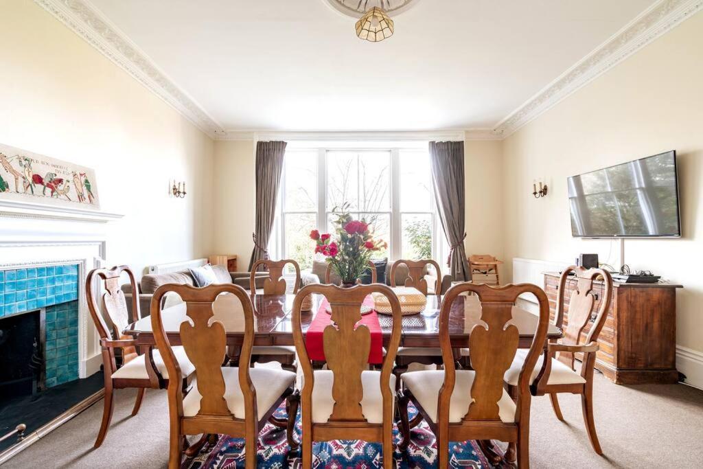 Perfect For Large Family & Friends, Free Parking, Games Villa Reading Eksteriør bilde
