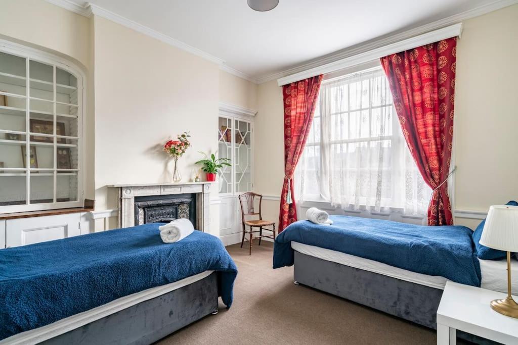 Perfect For Large Family & Friends, Free Parking, Games Villa Reading Eksteriør bilde
