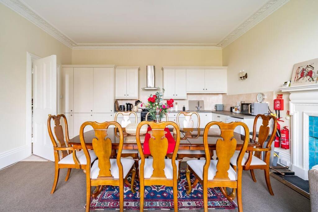 Perfect For Large Family & Friends, Free Parking, Games Villa Reading Eksteriør bilde
